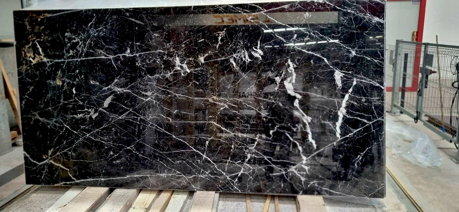 Butik Taşlar Picco Black